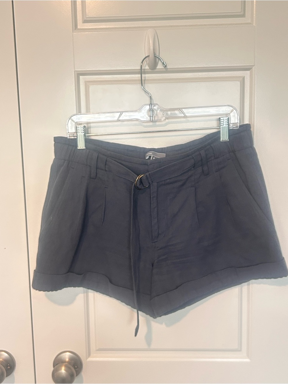Vince Women’s Navy Lightweight Belted Shorts Size 8